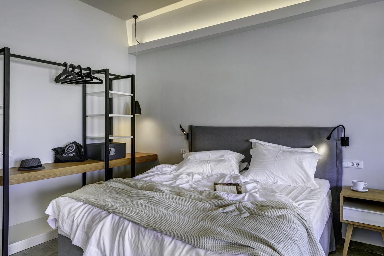 Naves Suites Ermoupoli Eksteriør billede